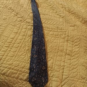Brooks Brothers Navy Silk Paisley Tie England Printed
